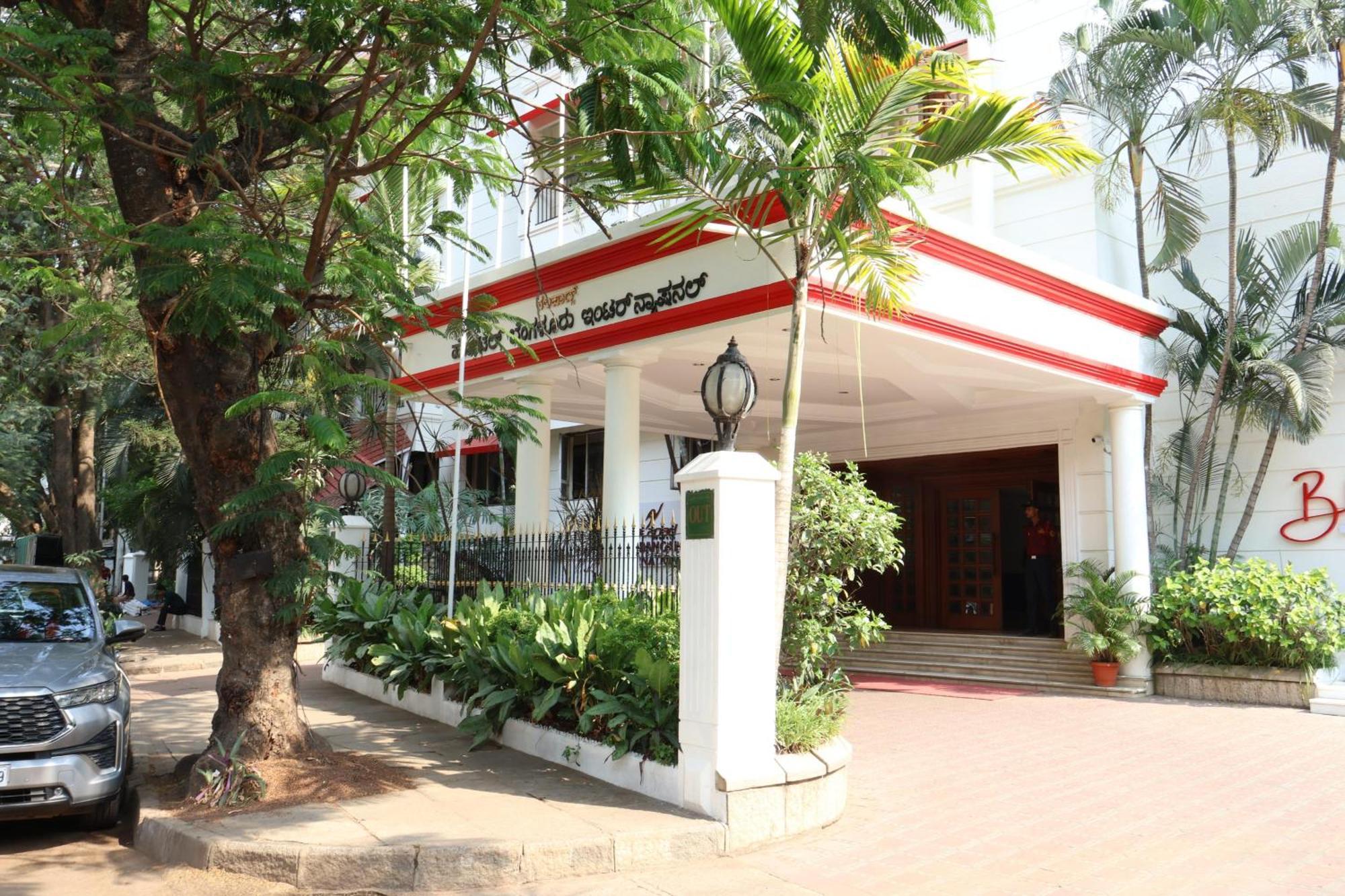Nalapad'S Hotel Bangalore International Exterior foto