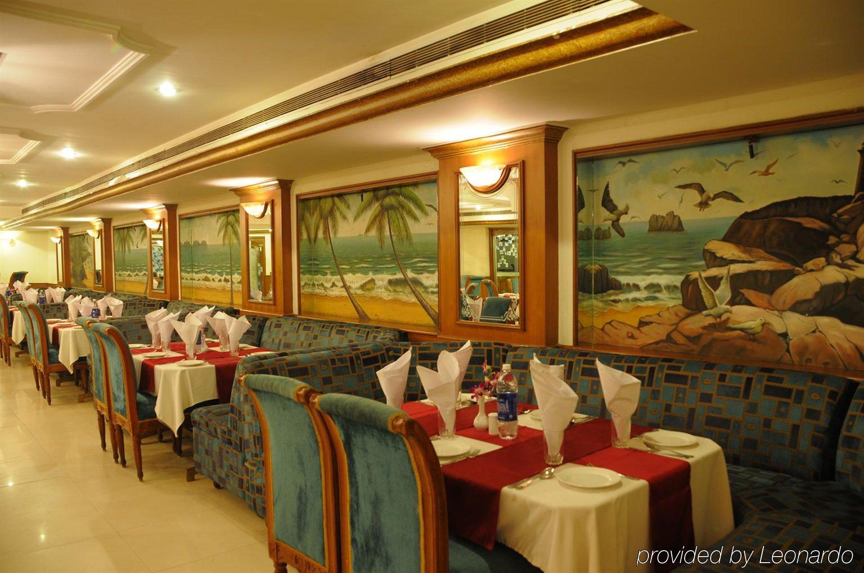 Nalapad'S Hotel Bangalore International Restaurant foto